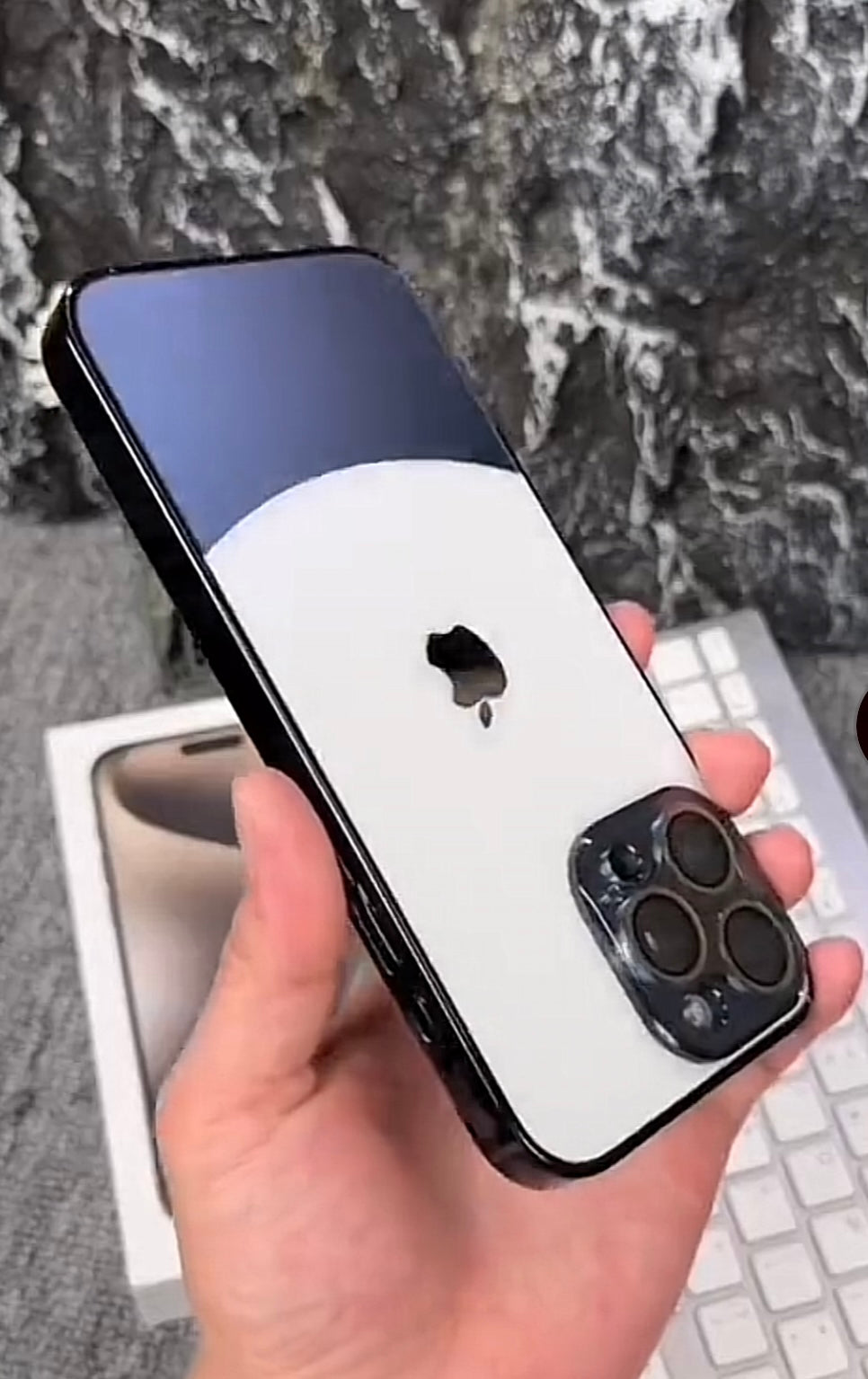 Elegance Case – Black & White Edition