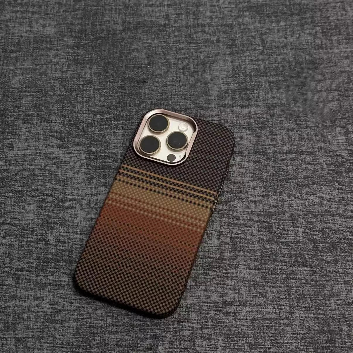 MAGSAFE SUNSET CASE